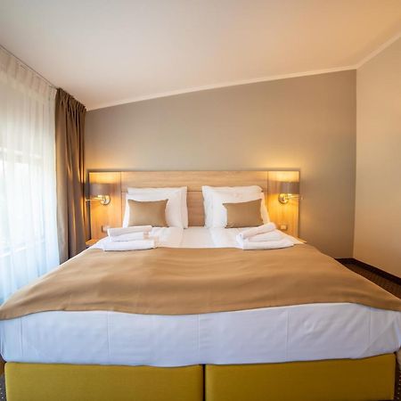 Hotel Soni Lux ทูซลา ภายนอก รูปภาพ