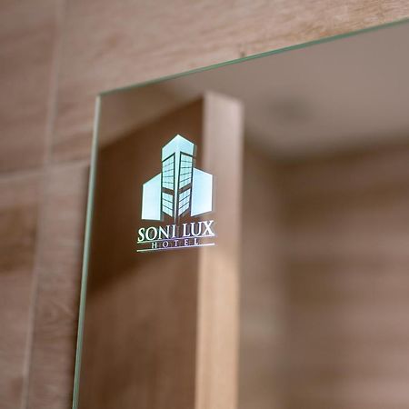Hotel Soni Lux ทูซลา ภายนอก รูปภาพ
