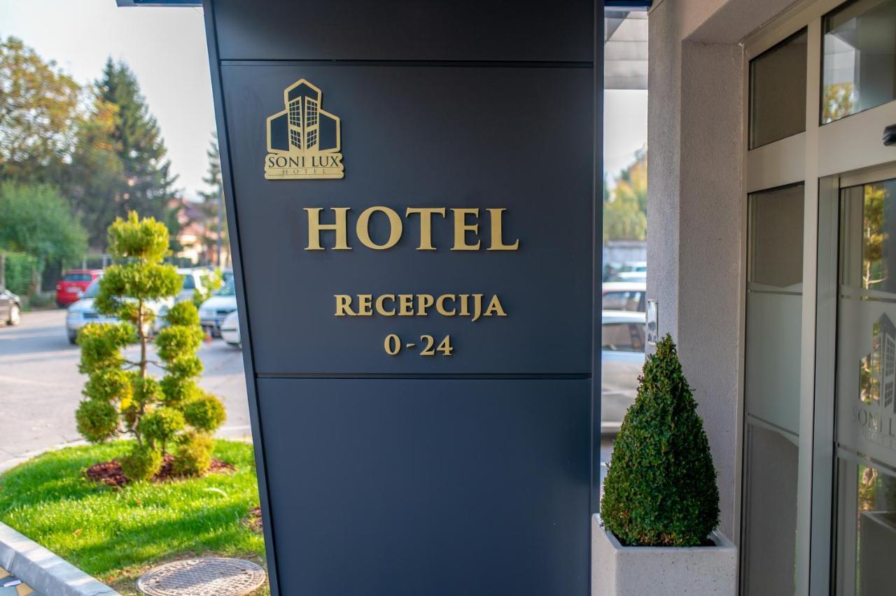 Hotel Soni Lux ทูซลา ภายนอก รูปภาพ