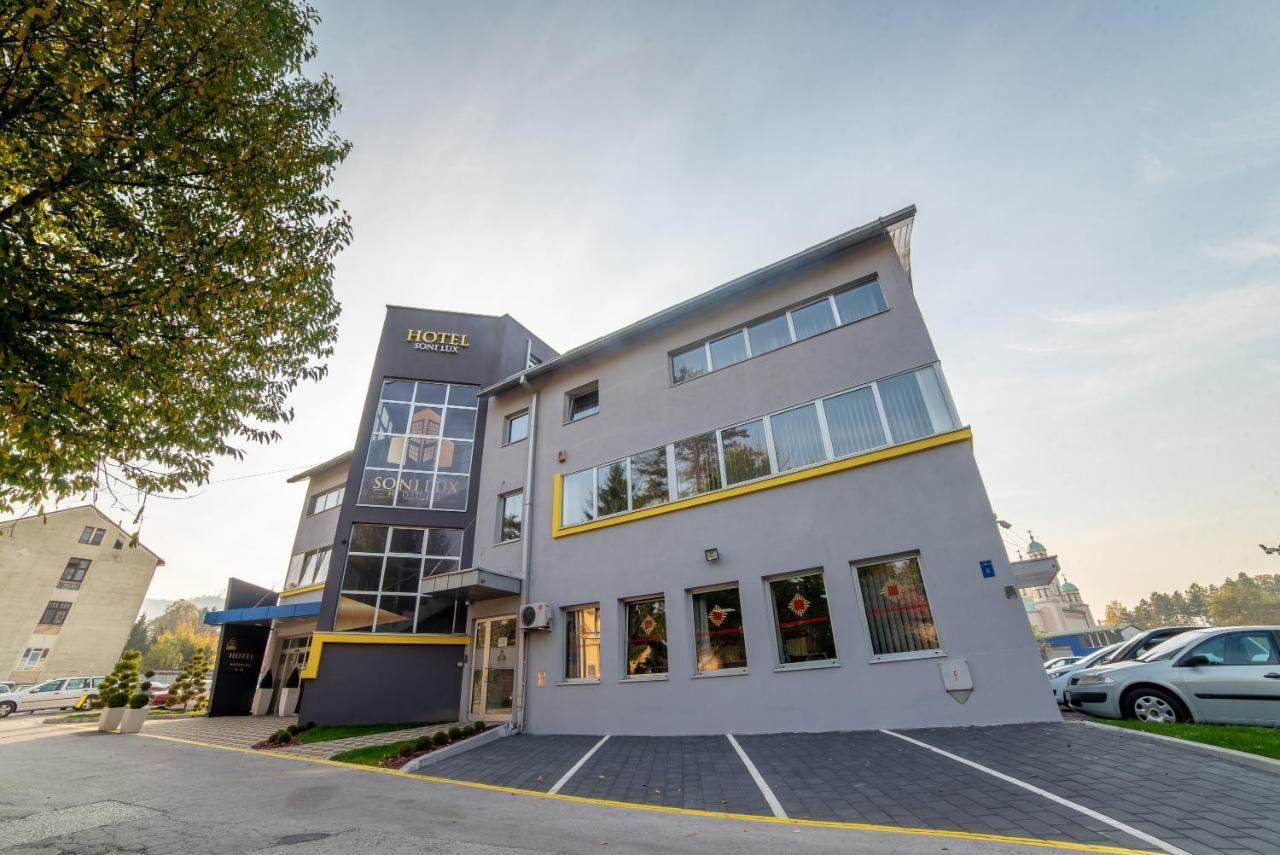Hotel Soni Lux ทูซลา ภายนอก รูปภาพ