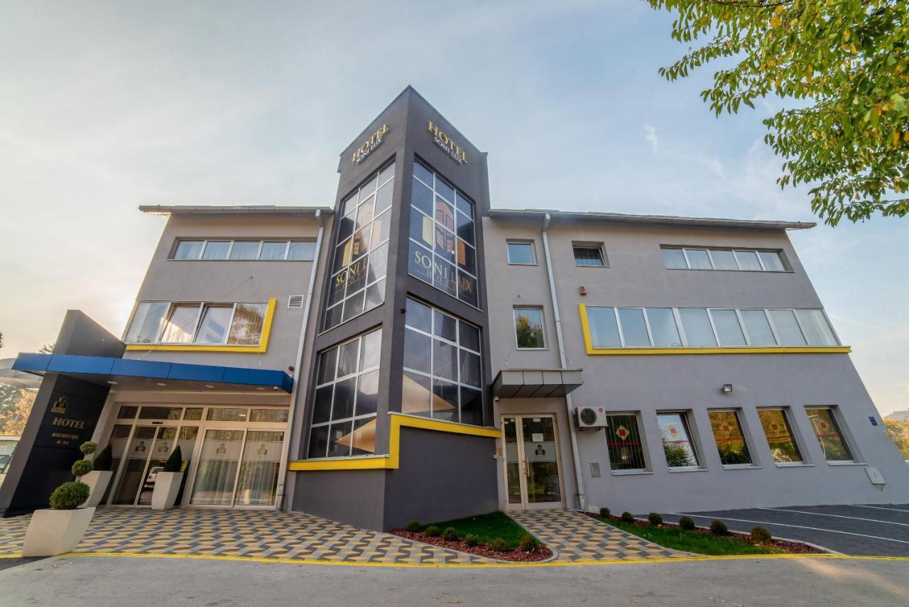 Hotel Soni Lux ทูซลา ภายนอก รูปภาพ