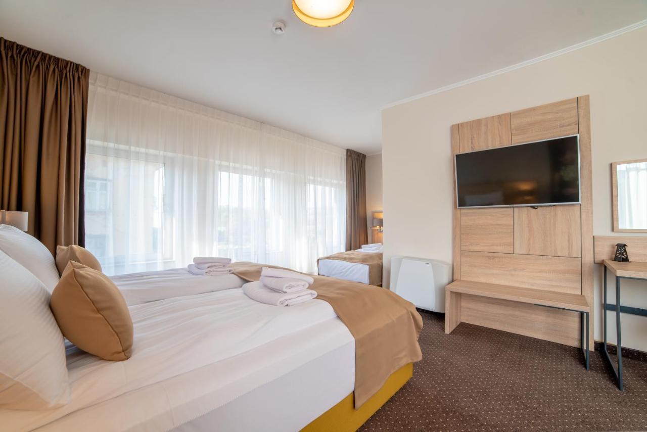 Hotel Soni Lux ทูซลา ภายนอก รูปภาพ