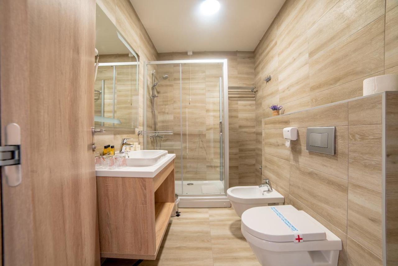 Hotel Soni Lux ทูซลา ภายนอก รูปภาพ
