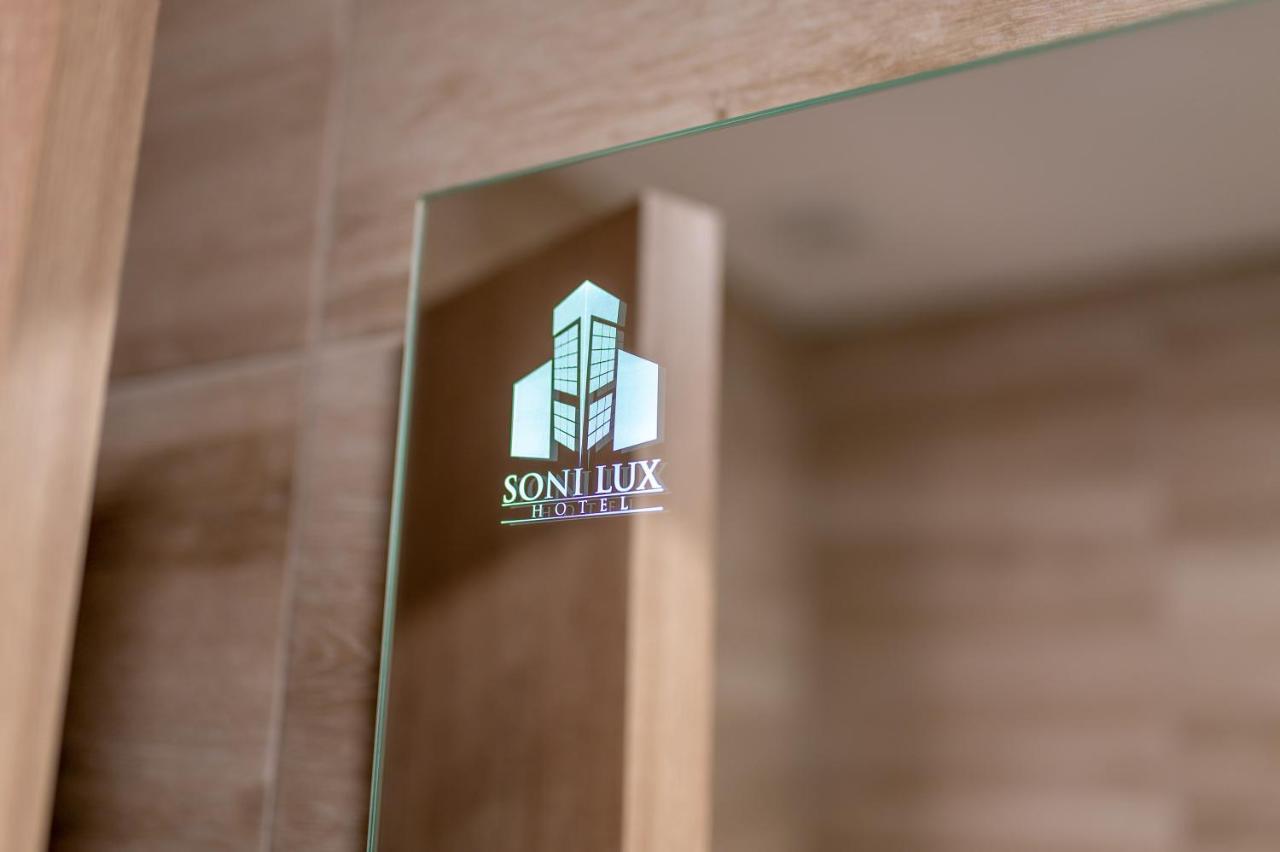 Hotel Soni Lux ทูซลา ภายนอก รูปภาพ
