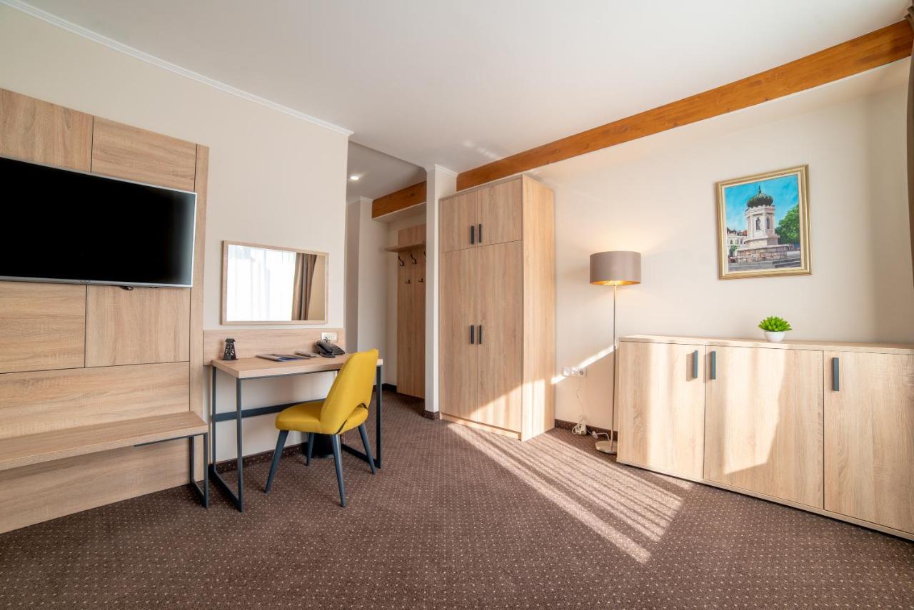 Hotel Soni Lux ทูซลา ภายนอก รูปภาพ