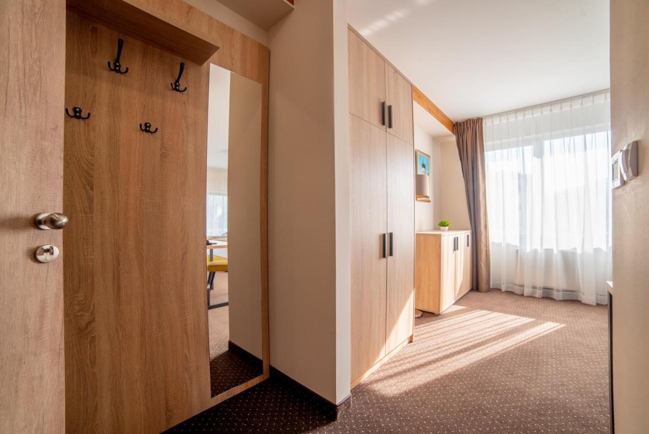 Hotel Soni Lux ทูซลา ภายนอก รูปภาพ